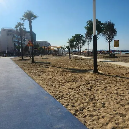Front Διαμέρισμα *