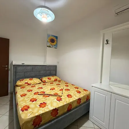 Beach Side Apartment شقة دراس